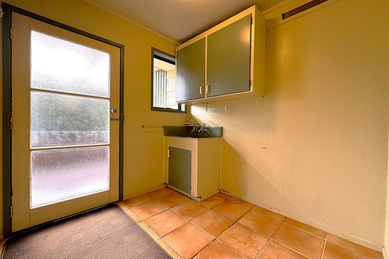 Photo of property in 3 Benita Place, Sunnyvale, Auckland, 0612