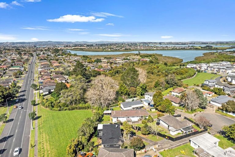 Photo of property in 24 Leaver Place, Weymouth, Auckland, 2103