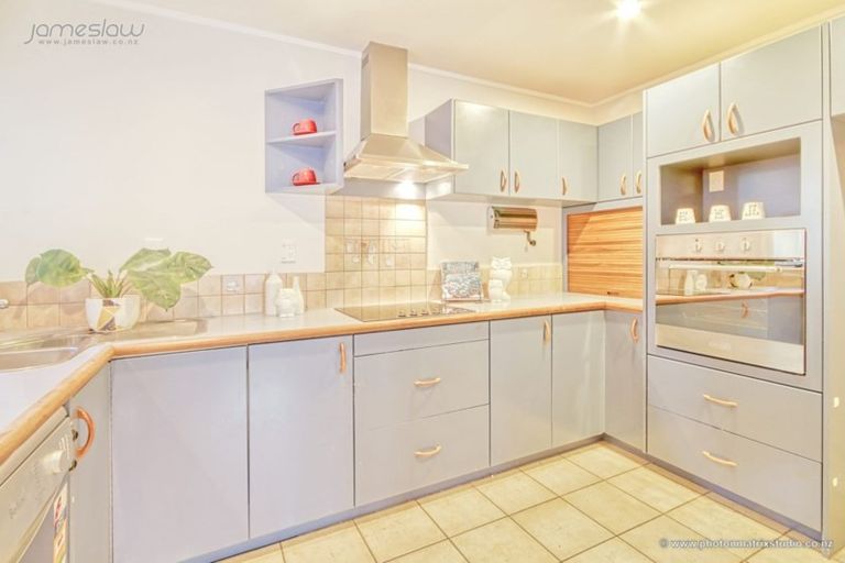 Photo of property in 13a Flanshaw Road, Te Atatu South, Auckland, 0610