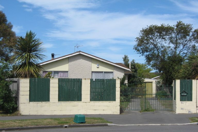 Photo of property in 15 Curzon Place, Parklands, Christchurch, 8083