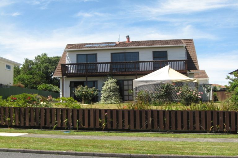 Photo of property in 64 Torkar Road, Clarks Beach, 2122