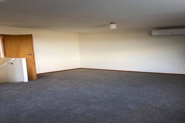 Photo of property in 2/87 Mallard Drive, Selwyn Heights, Rotorua, 3015