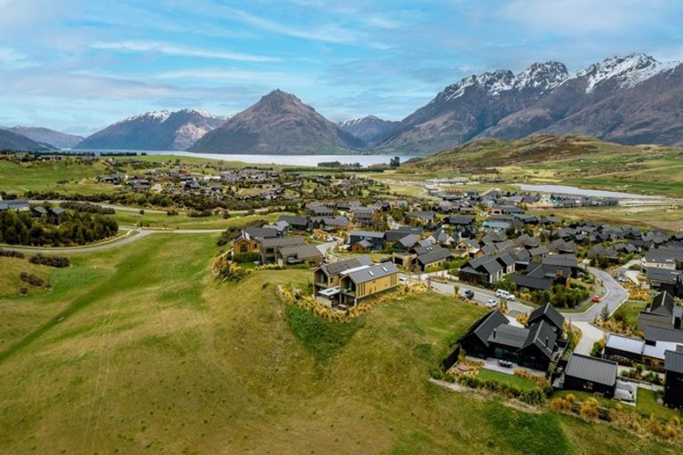 Photo of property in 24 Falconer Rise, Jacks Point, Queenstown, 9371