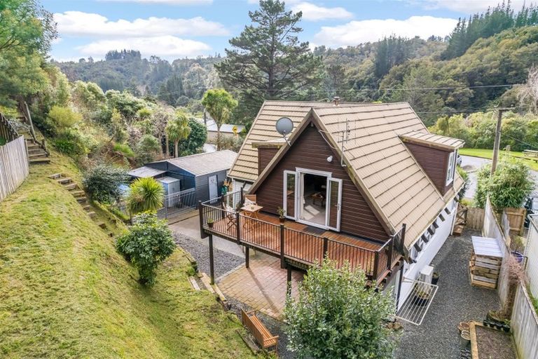 Photo of property in 246 Plateau Road, Te Marua, Upper Hutt, 5018