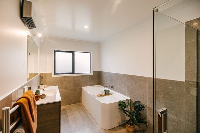 Photo of property in 31 Muhunoa Road East, Ohau, Levin, 5570