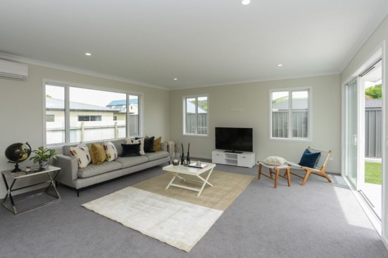Photo of property in 16 West Place, Greenmeadows, Napier, 4112