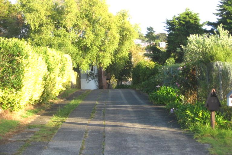 Photo of property in 2/44 Moore Street, Hillcrest, Auckland, 0627