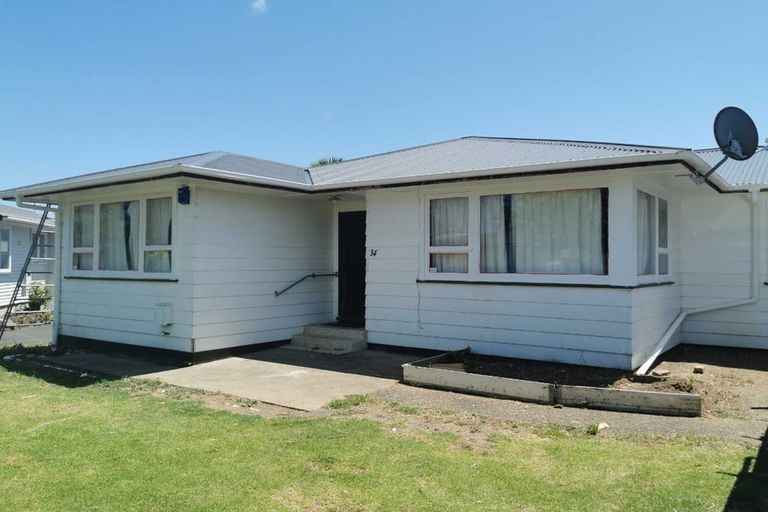 Photo of property in 34 Tarata Crescent, Mangere Bridge, Auckland, 2022