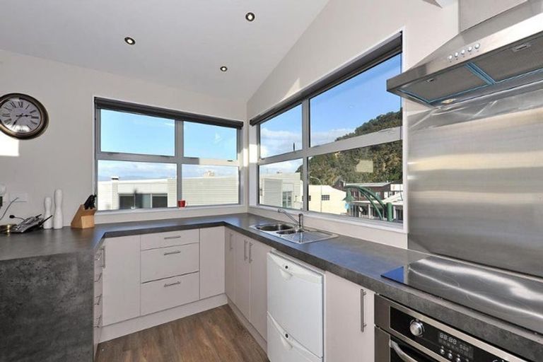 Photo of property in 1 Cameron Street, Kaiwharawhara, Wellington, 6035