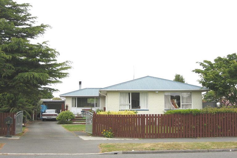 Photo of property in 32 Ashwood Street, Parklands, Christchurch, 8083