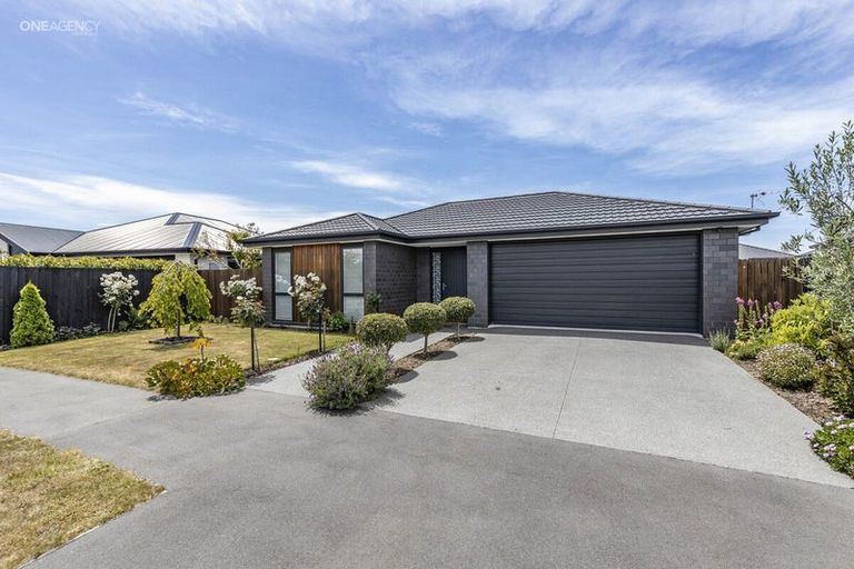 Photo of property in 11 Pajet Street, Marshland, Christchurch, 8083