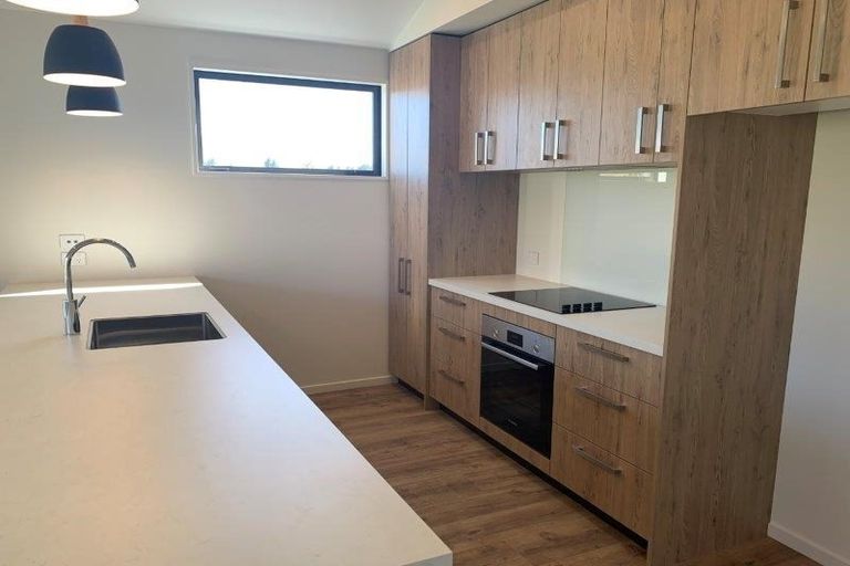 Photo of property in 5 Matakanui Lane, Wanaka, 9305