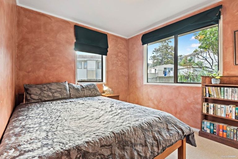 Photo of property in 39 West Harbour Drive, West Harbour, Auckland, 0618