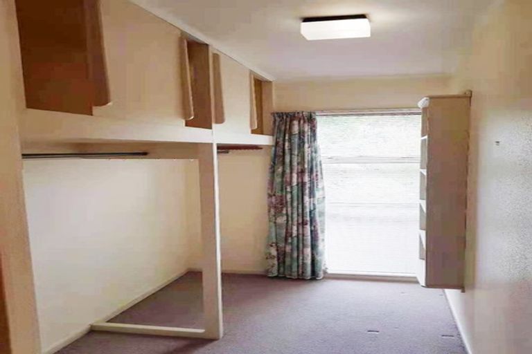 Photo of property in 100 Churton Drive, Churton Park, Wellington, 6037