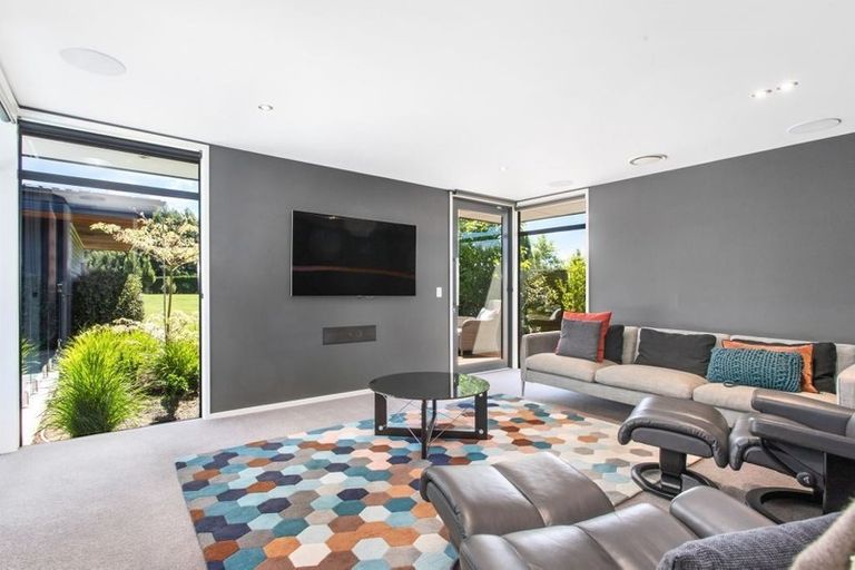 Photo of property in 455 Sawyers Arms Road, Harewood, Christchurch, 8051