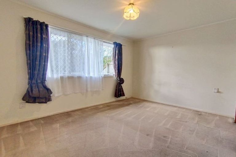 Photo of property in 39 Lewisham Street, Highland Park, Auckland, 2010
