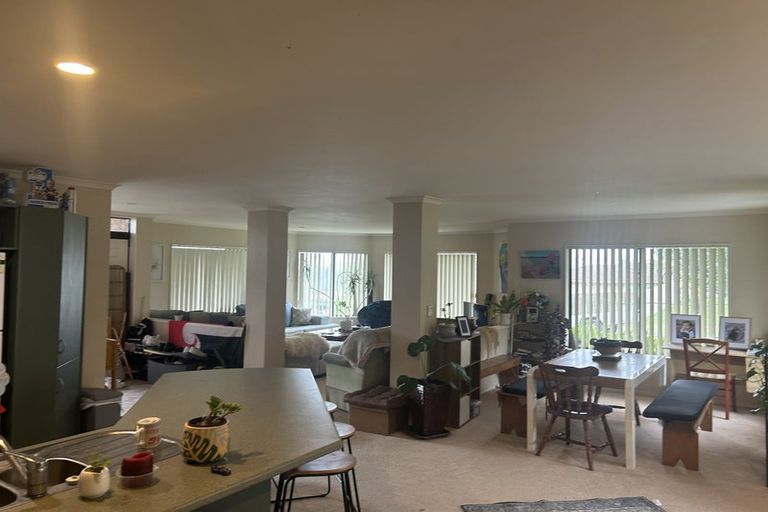 Photo of property in 6 Chelmsley Avenue, Henderson, Auckland, 0612