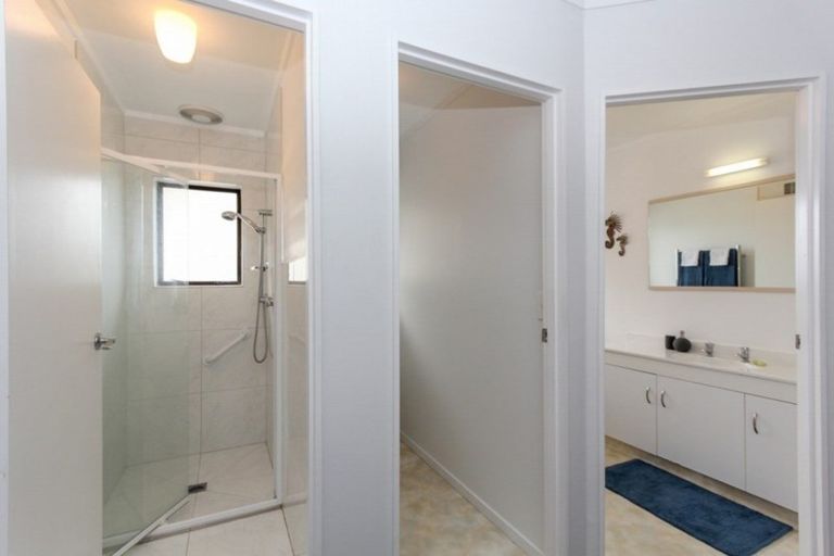 Photo of property in 4 Sandel Rise, Merrilands, New Plymouth, 4312