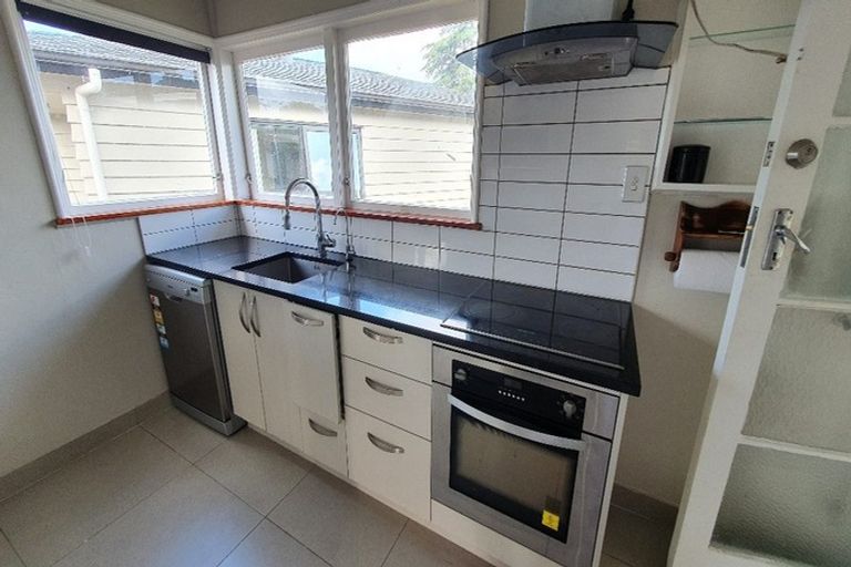 Photo of property in 1 Chippendale Crescent, Birkdale, Auckland, 0626