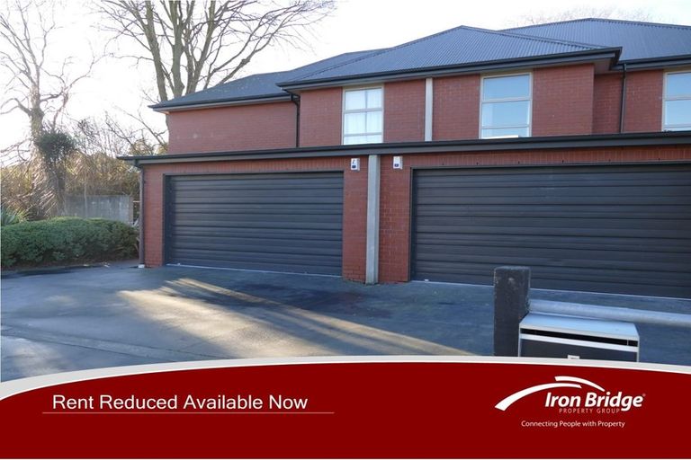 Photo of property in 17a Athol Terrace, Upper Riccarton, Christchurch, 8041