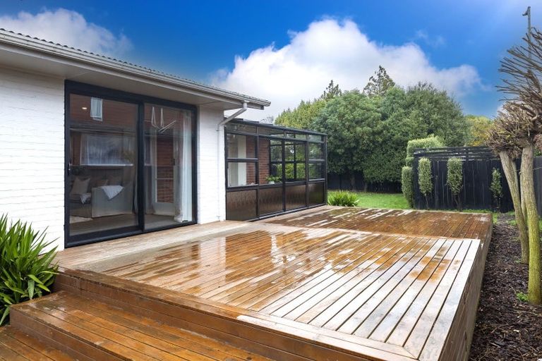 Photo of property in 1/1 Greers Road, Ilam, Christchurch, 8041