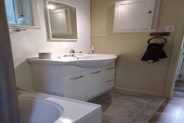 Photo of property in 64 Paparoa Station Road, Paparoa, 0571