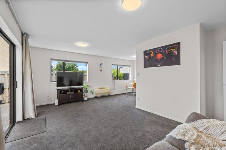 Photo of property in 6b Dickson Crescent, Hornby, Christchurch, 8042