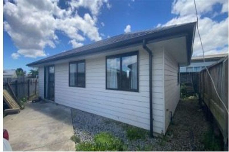 Photo of property in 16 Wakelin Road, Mangere East, Auckland, 2024
