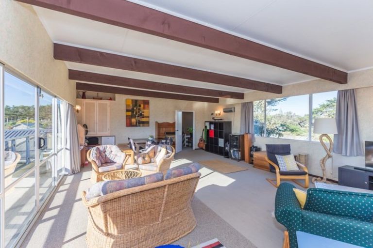 Photo of property in 20 Kent Avenue, Waitarere Beach, Levin, 5510