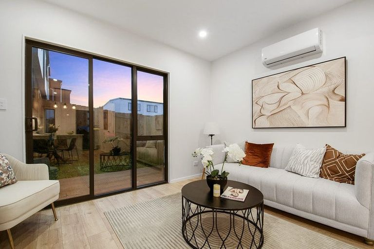 Photo of property in 2/6 Kereru Street, Henderson, Auckland, 0612