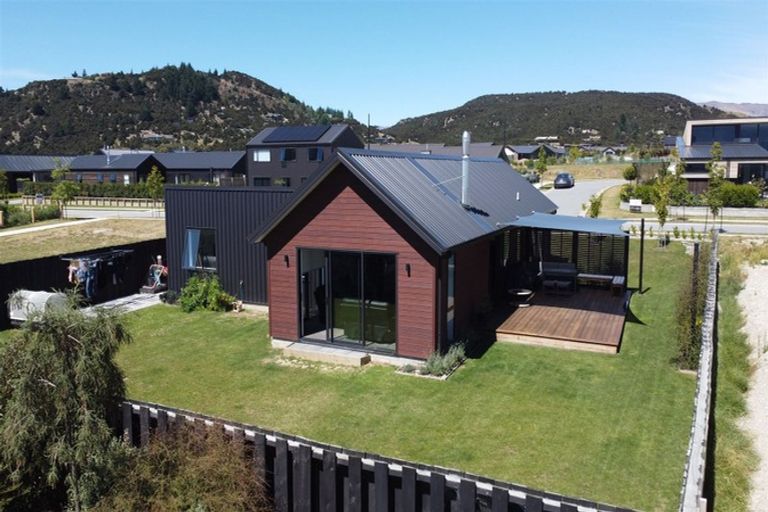 Photo of property in 24 Mount Nicholas Avenue, Wanaka, 9305