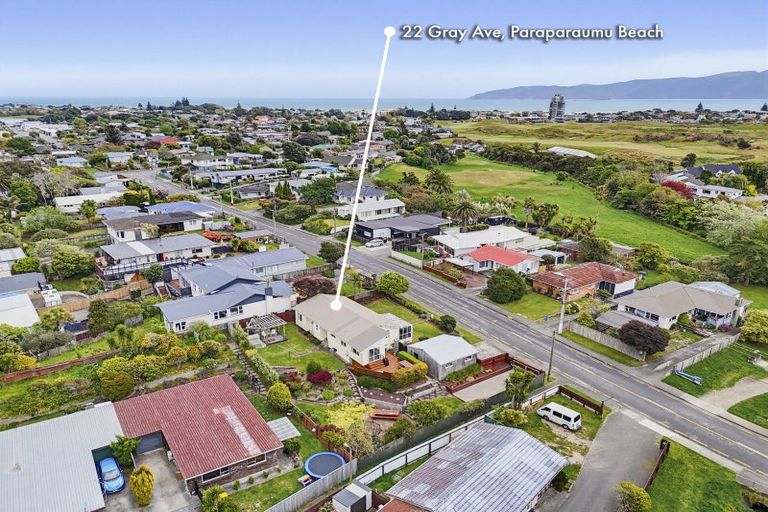 Photo of property in 22 Gray Avenue, Paraparaumu Beach, Paraparaumu, 5032