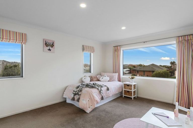 Photo of property in 23 Foresters Crescent, Parklands, Christchurch, 8083