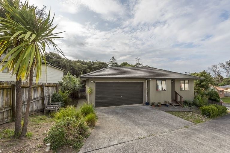 Photo of property in 26 Dovey Place, Massey, Auckland, 0614