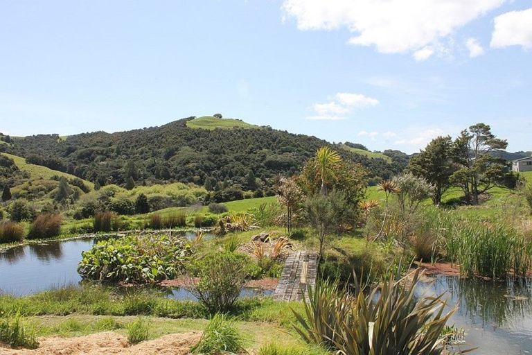Photo of property in 352 Heatley Road, Whakapirau, Maungaturoto, 0583