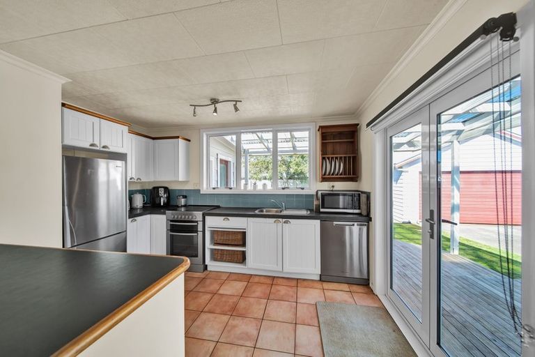 Photo of property in 3 Campbell Street, Hawera, 4610