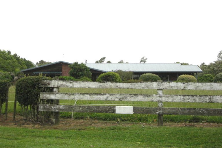 Photo of property in 221 Ponga Road, Opaheke, Papakura, 2584