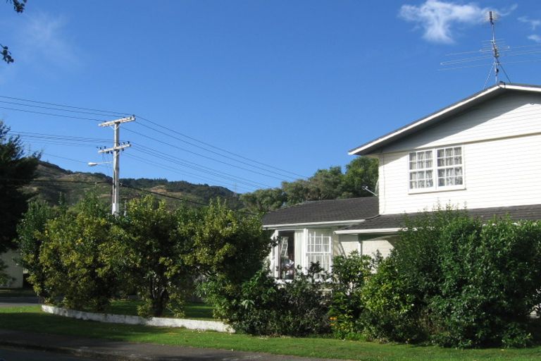 Photo of property in 76 Golders Road, Elderslea, Upper Hutt, 5018