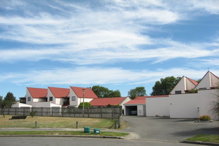 Photo of property in 1/12 Curzon Place, Parklands, Christchurch, 8083