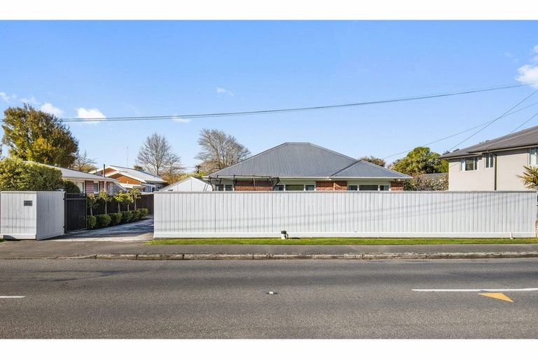 Photo of property in 205 Centaurus Road, Saint Martins, Christchurch, 8022