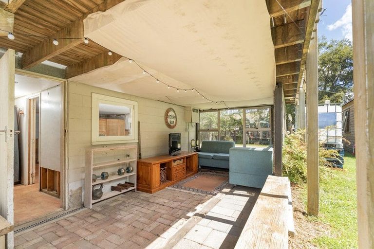 Photo of property in 3 Daphne Road, Tairua, 3508