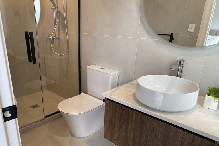 Photo of property in 40 Paparahi Place, Wainui, 0992