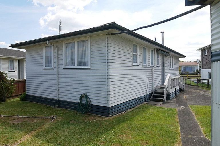 Photo of property in 16 Myrtle Grove, Putaruru, 3411