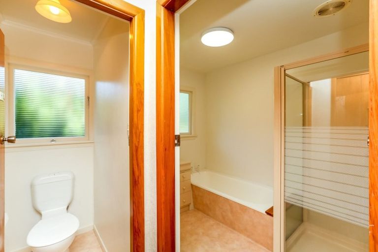 Photo of property in 35a Breakwater Road, Moturoa, New Plymouth, 4310