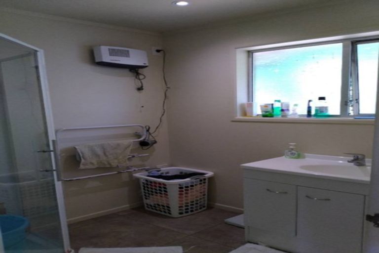 Photo of property in 2/70 Hattaway Avenue, Bucklands Beach, Auckland, 2012