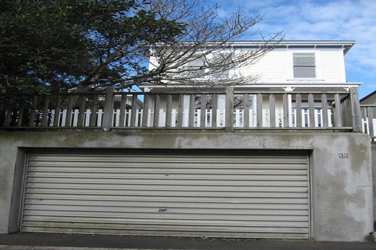 Photo of property in 33 Grove Road, Kelburn, Wellington, 6012