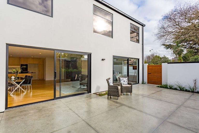 Photo of property in 80c Clyde Road, Ilam, Christchurch, 8041