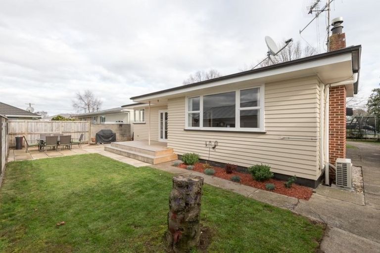 Photo of property in 4 Dover Road, St Andrews, Hamilton, 3200