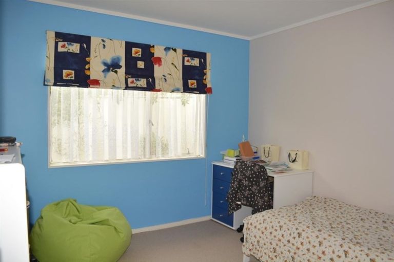 Photo of property in 1/11 Spears Place, Botany Downs, Auckland, 2010