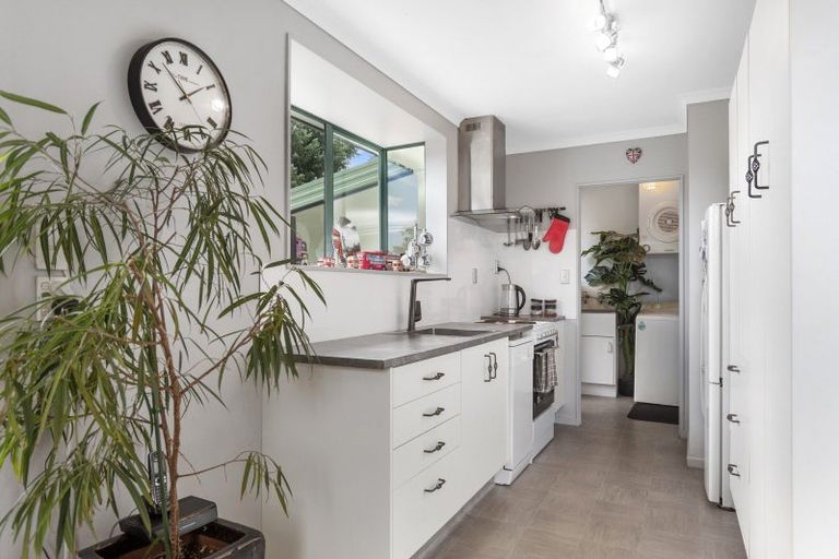 Photo of property in 32 Sunvale Place, Gate Pa, Tauranga, 3112